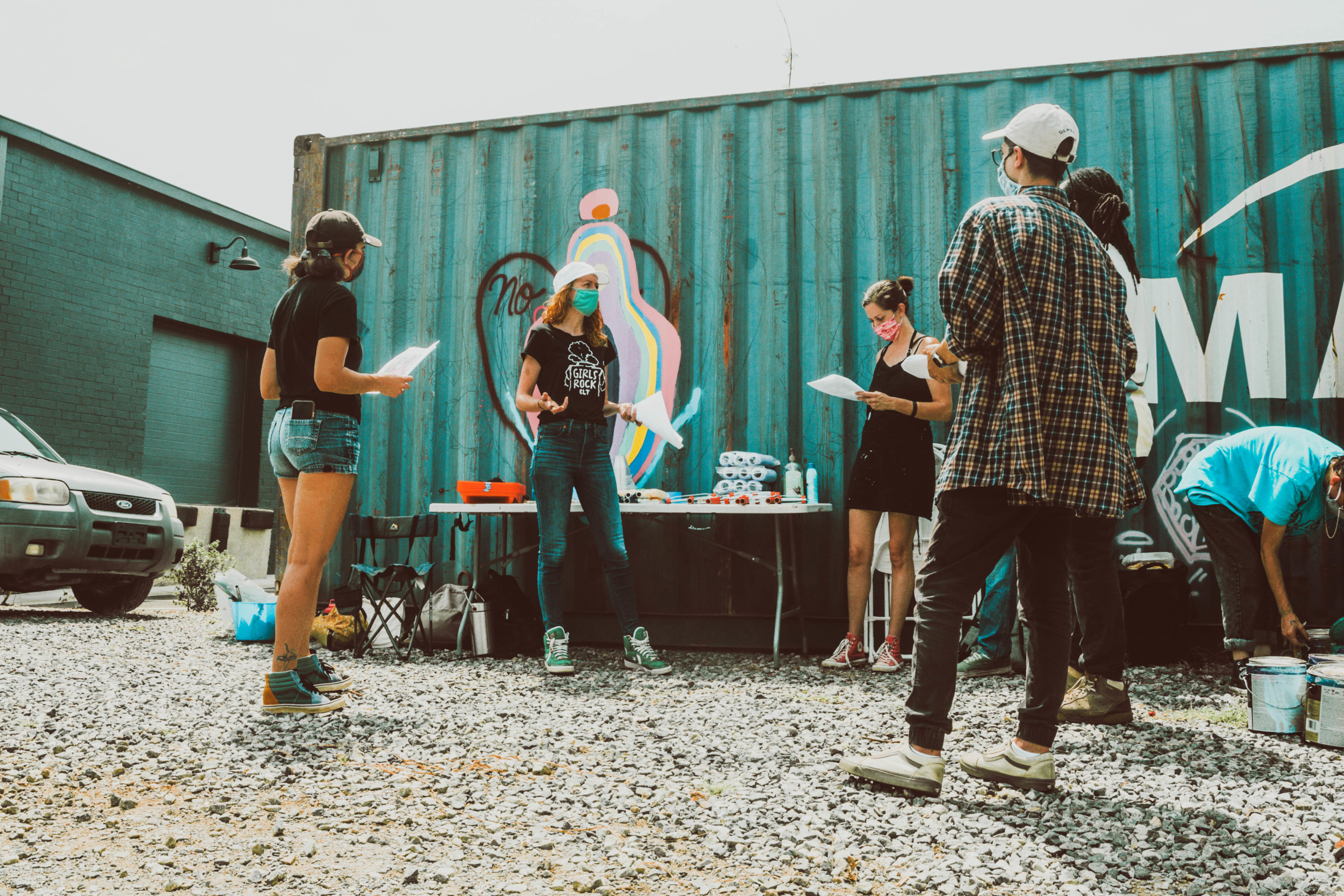 Sharon Dowell conducting a hand painting mural workshop for Brand The Moth’s META Mural Residency in 2020. Photo courtesy Gloria C. Zavaleta.